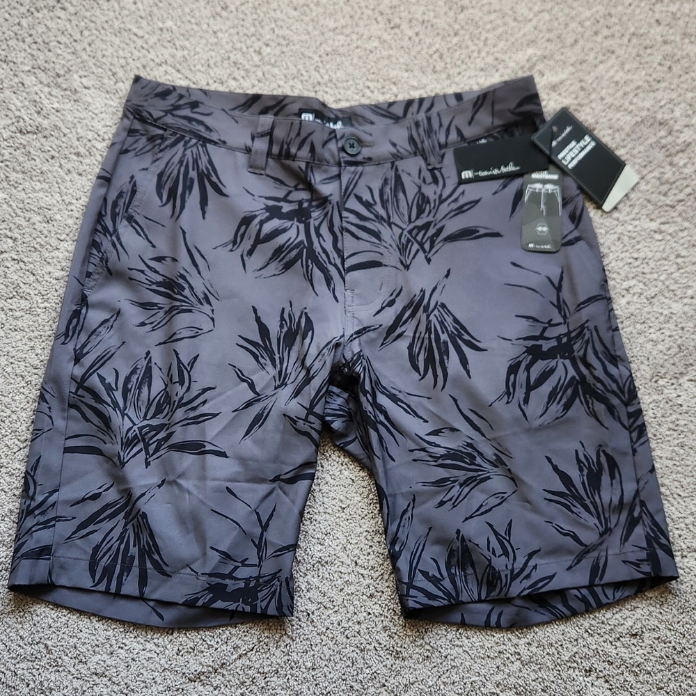 NWT Travis Mathew Grey & Black Palm Leaf Prestige Lyfestyle Perfomance Shorts 32